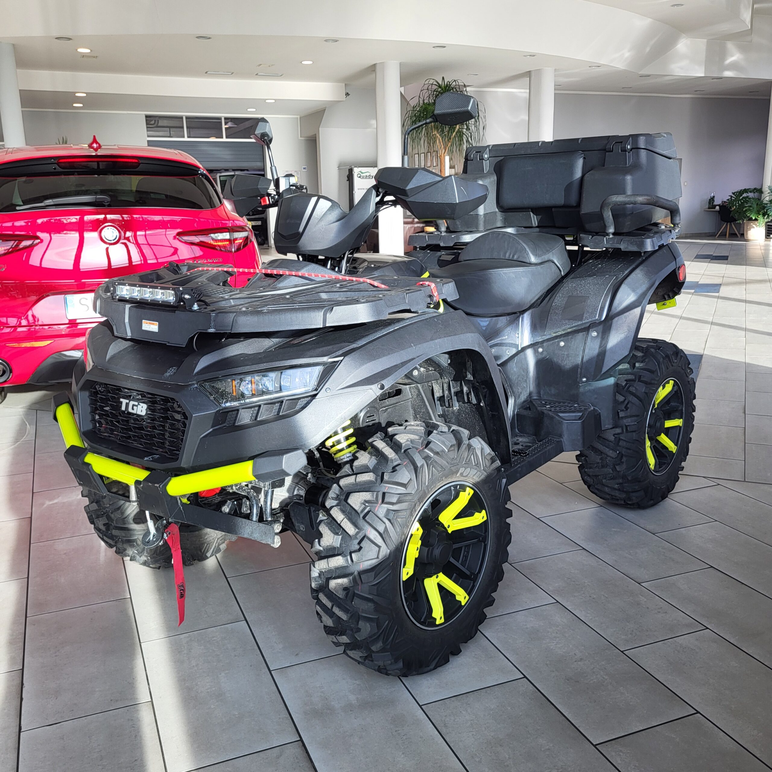 ATV TGB Blade 1000 LTX Max Limited 2025: Czarny quad z żółtymi akcentami