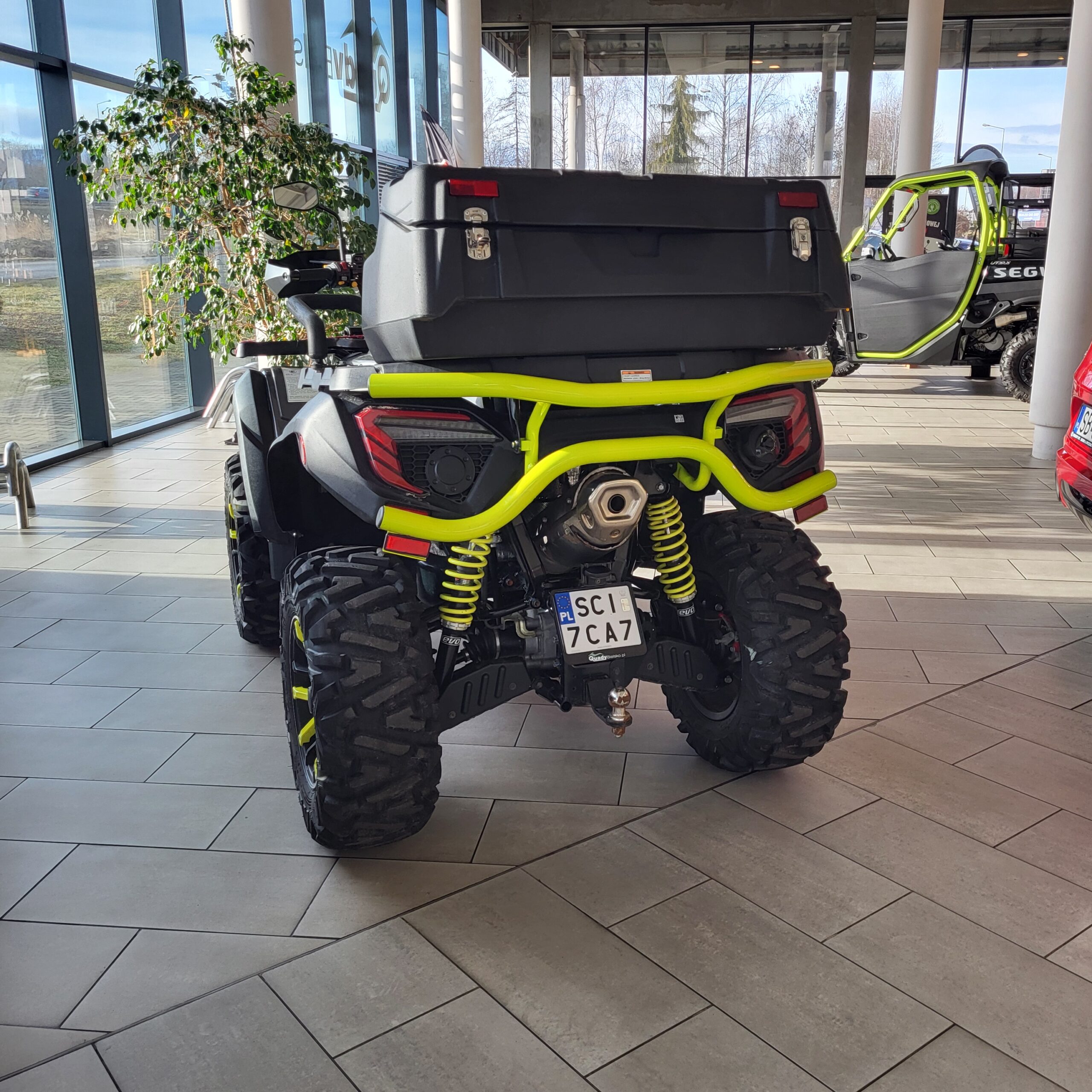 Quad TGB Blade 1000 LTX Max Limited 2025: terenowy ATV 4x4 z jaskrawymi żółtymi akcentami.