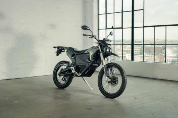 Zero Motorcycles FX MY23: Elektryczny motocykl terenowy w kolorze zielonym. Idealny e-motocykl Zero FX.